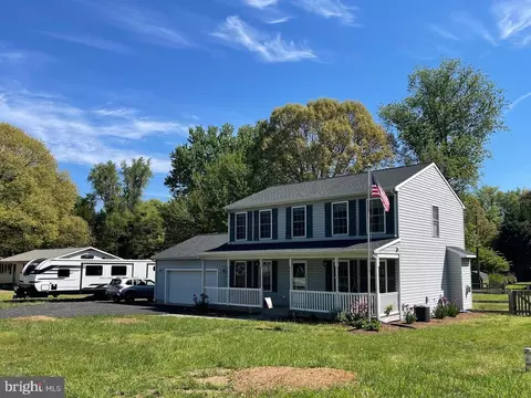 215 Fairview Dr, Chestertown, MD 21620