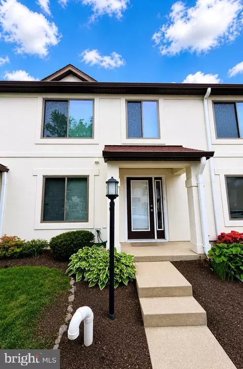 54 D Queen Caroline Ct, Chester, MD 21619
