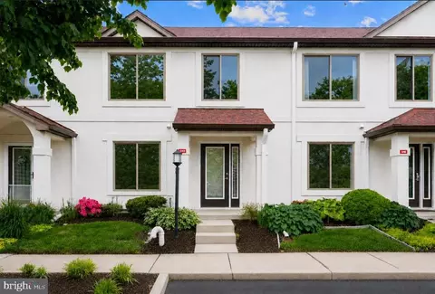 54 D Queen Caroline Ct, Chester, MD 21619