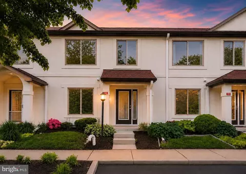 54 D Queen Caroline Ct, Chester, MD 21619