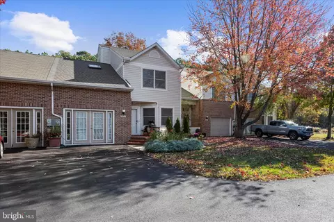 5011 Bridgepointe Dr, Chester, MD 21619