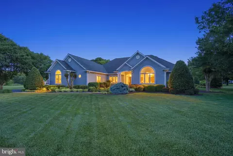 2812 Harvest Ct, Chester, MD 21619