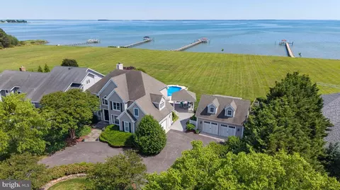 252 Eareckson Ln, Stevensville, MD 21666