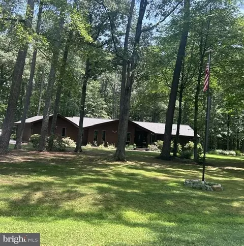 121 Eareckson Ln, Stevensville, MD 21666