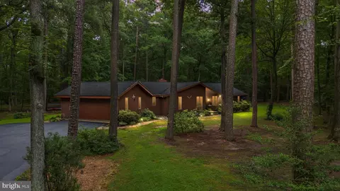 121 Eareckson Ln, Stevensville, MD 21666
