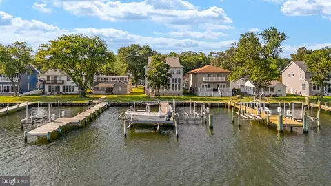 952 Chester River Dr, Grasonville, MD 21638