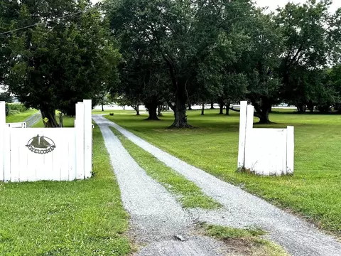 300 Woods Point Rd, Chester, MD 21619