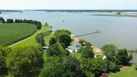 300 Woods Point Rd, Chester, MD 21619