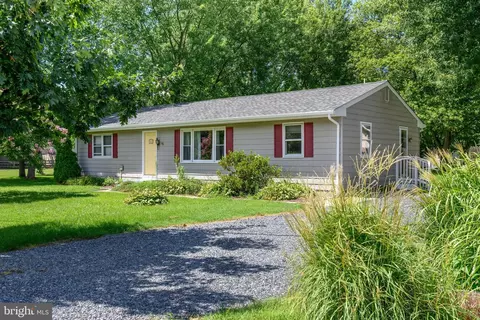 719 Old Love Point Rd, Stevensville, MD 21666