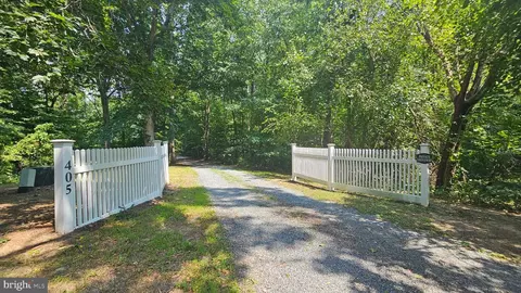 405 Rings End Rd, Millington, MD 21651