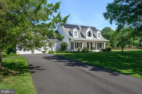 201 Mallard Dr, Stevensville, MD 21666