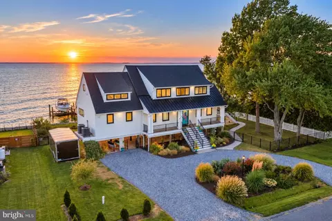712 Bay Dr, Stevensville, MD 21666