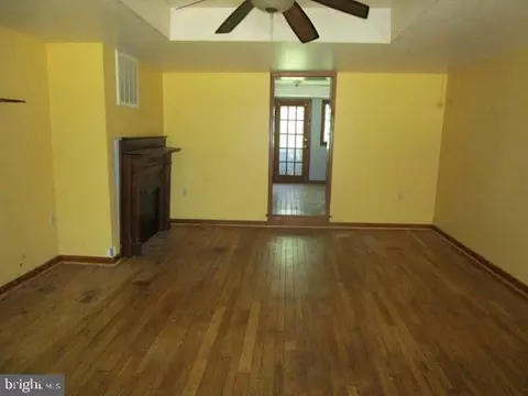 Living - 214 Broad St, Crumpton, MD 21628 photo 1 of 2