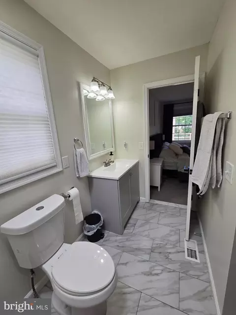 Bath - 117 Wright Rd, Chester, MD 21619 photo 5 of 7