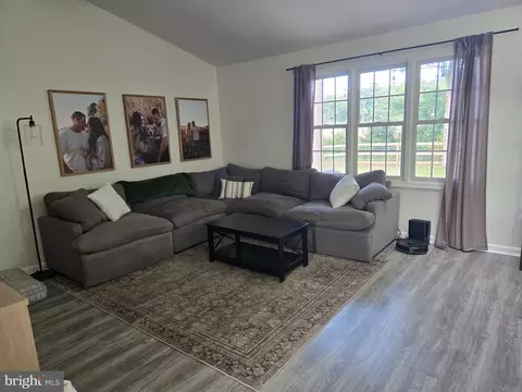 Living - 117 Wright Rd, Chester, MD 21619 photo 1 of 2