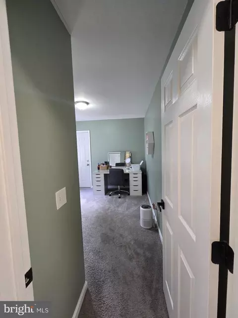 Entry Way - 117 Wright Rd, Chester, MD 21619 photo 6 of 11