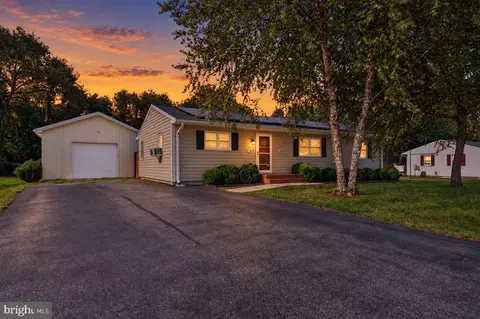 1618 Chester Rd, Chester, MD 21619