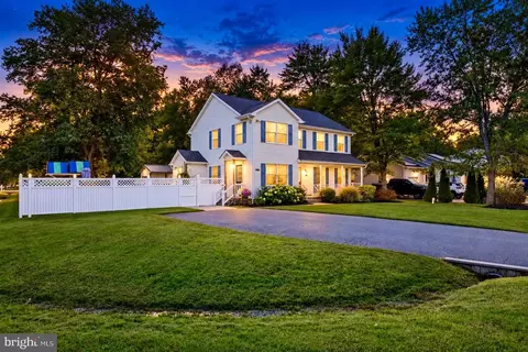 201 Larch Pl, Stevensville, MD 21666
