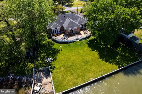 40454 Waterview Dr, Mechanicsville, MD 20659