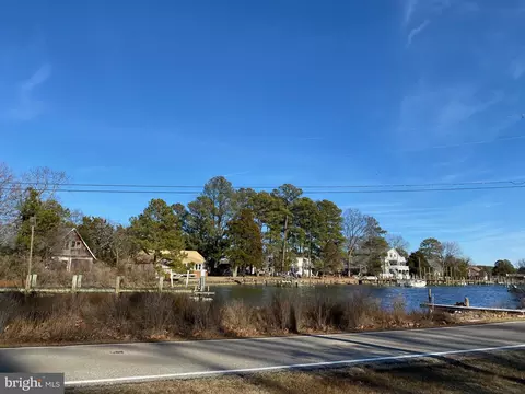 17465 Poplar St, Piney Point, MD 20674