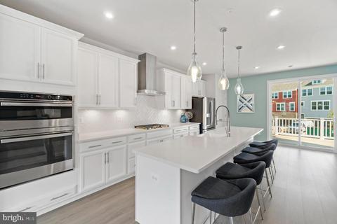 23303 Sugar Pine Ln, California, MD 20619