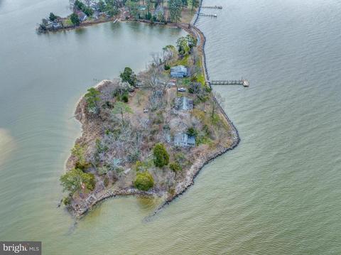 37975 Beach Rd, Coltons Point, MD 20626