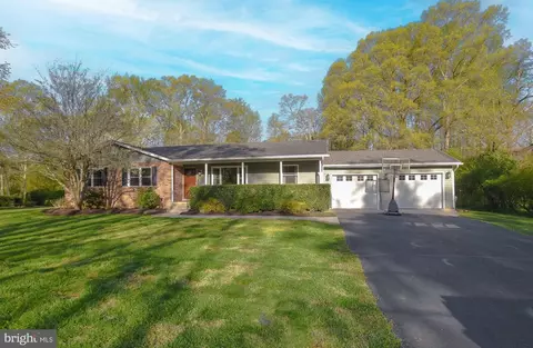24581 Greenview Dr, Hollywood, MD 20636