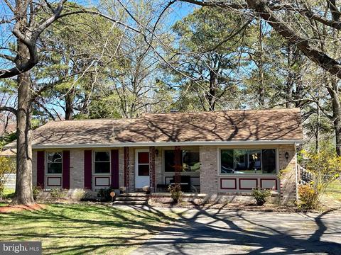 21396 Lynn Dr, Lexington Park, MD 20653
