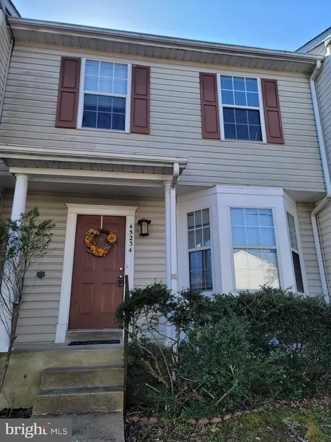 45234 Woodstown Way, California, MD 20619