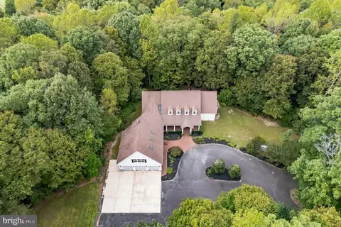 24305 Barnsby Ln, Hollywood, MD 20636