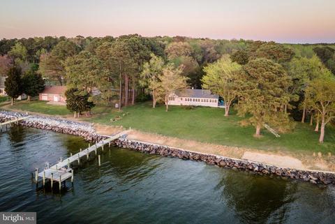 17767 River Shore Dr, Tall Timbers, MD 20690