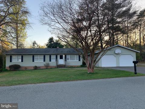 30395 White Dr, Charlotte Hall, MD 20622