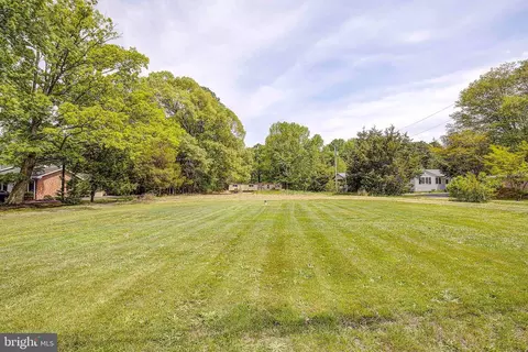 21214 Colton Point Rd, Avenue, MD 20609