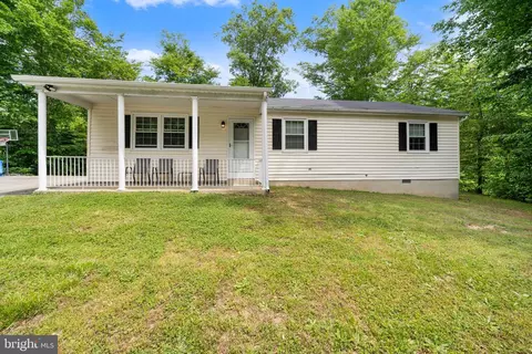27270 Bosse Dr, Mechanicsville, MD 20659