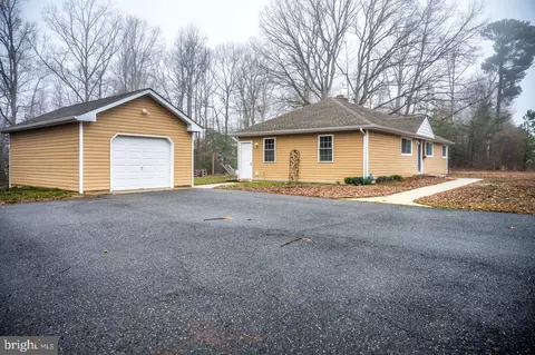 22764 Old Rolling Rd, California, MD 20619