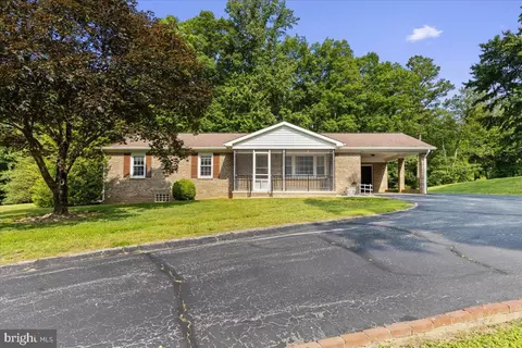 26729 Marion Dr, Mechanicsville, MD 20659