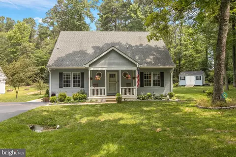 23331 White Elm Ct, California, MD 20619
