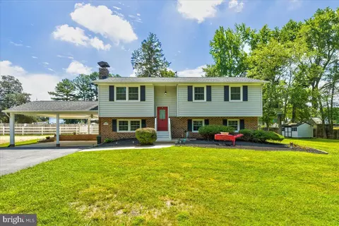 30200 Bach Dr, Charlotte Hall, MD 20622