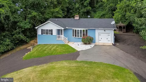 35840 Army Navy Dr, Mechanicsville, MD 20659