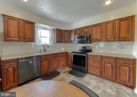 45684 Schooner Ct, Great Mills, MD 20634