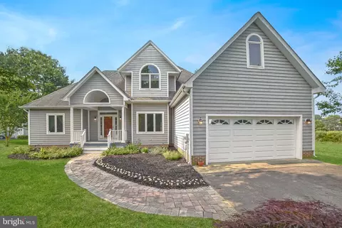 17561 Driftwood Dr, Tall Timbers, MD 20690
