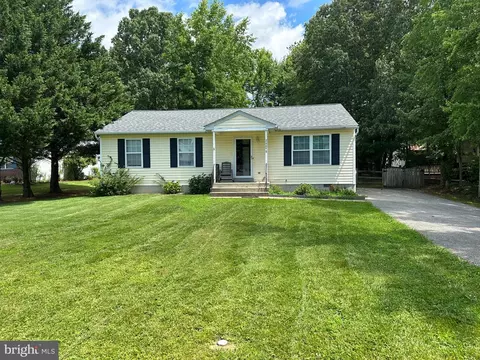 26098 Hills Dr, Mechanicsville, MD 20659