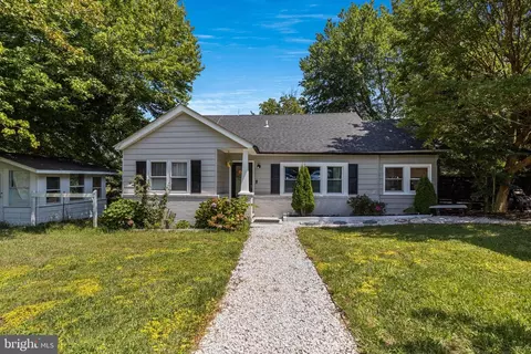 37526 River Springs Rd, Avenue, MD 20609