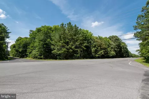 23963 Iris Dr, California, MD 20619