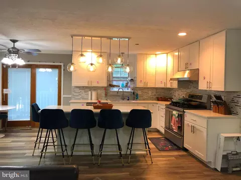 37393 Heath Ct, Mechanicsville, MD 20659