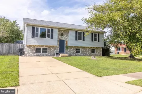 45678 Schooner Ct, Great Mills, MD 20634