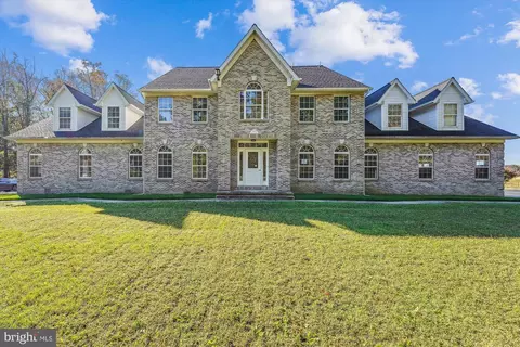 36975 Dixie Lyon Rd, Mechanicsville, MD 20659
