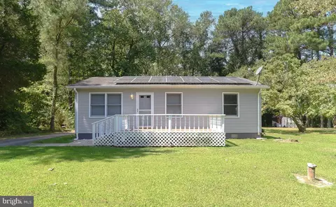 26427 Peninsular Dr, Hollywood, MD 20636
