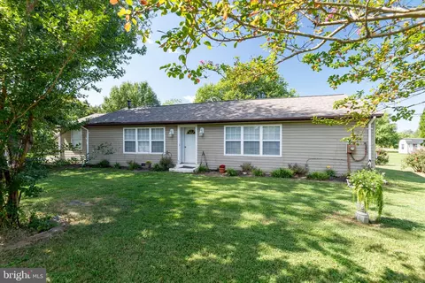 35980 Sunset Dr, Chaptico, MD 20621