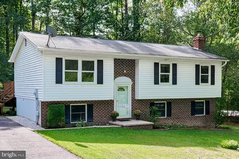 38367 Laurel Ridge Dr, Mechanicsville, MD 20659